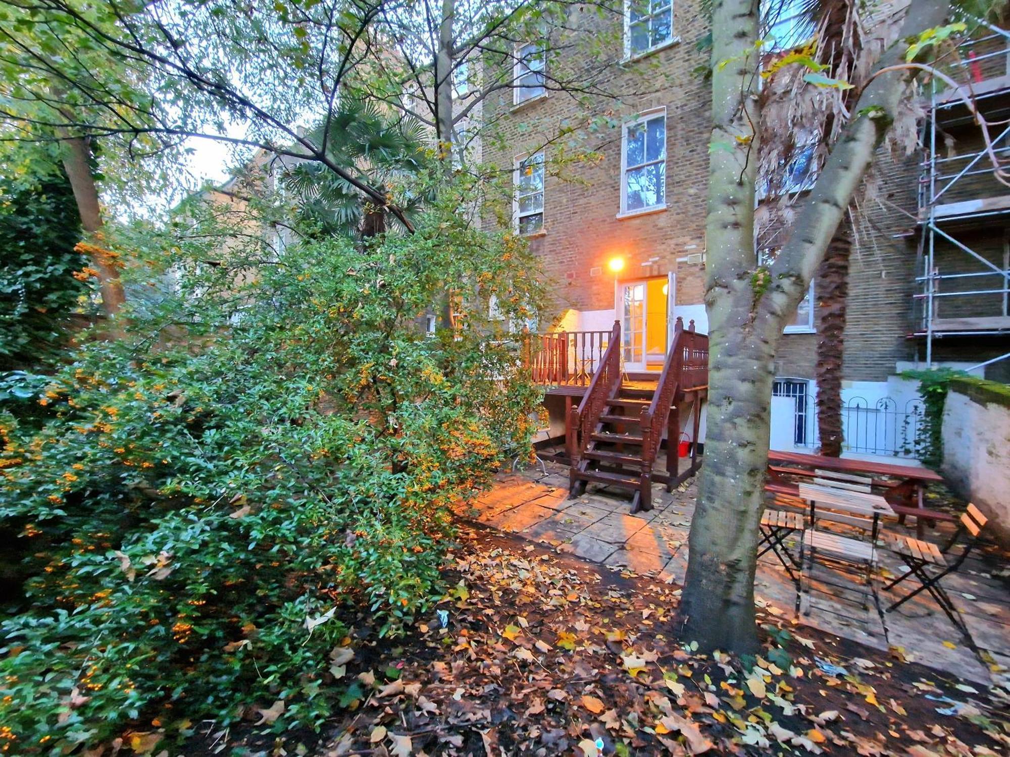 Apartament Lovely Ground Floor With High Ceiling And A Private Garden By Earl's Court Station