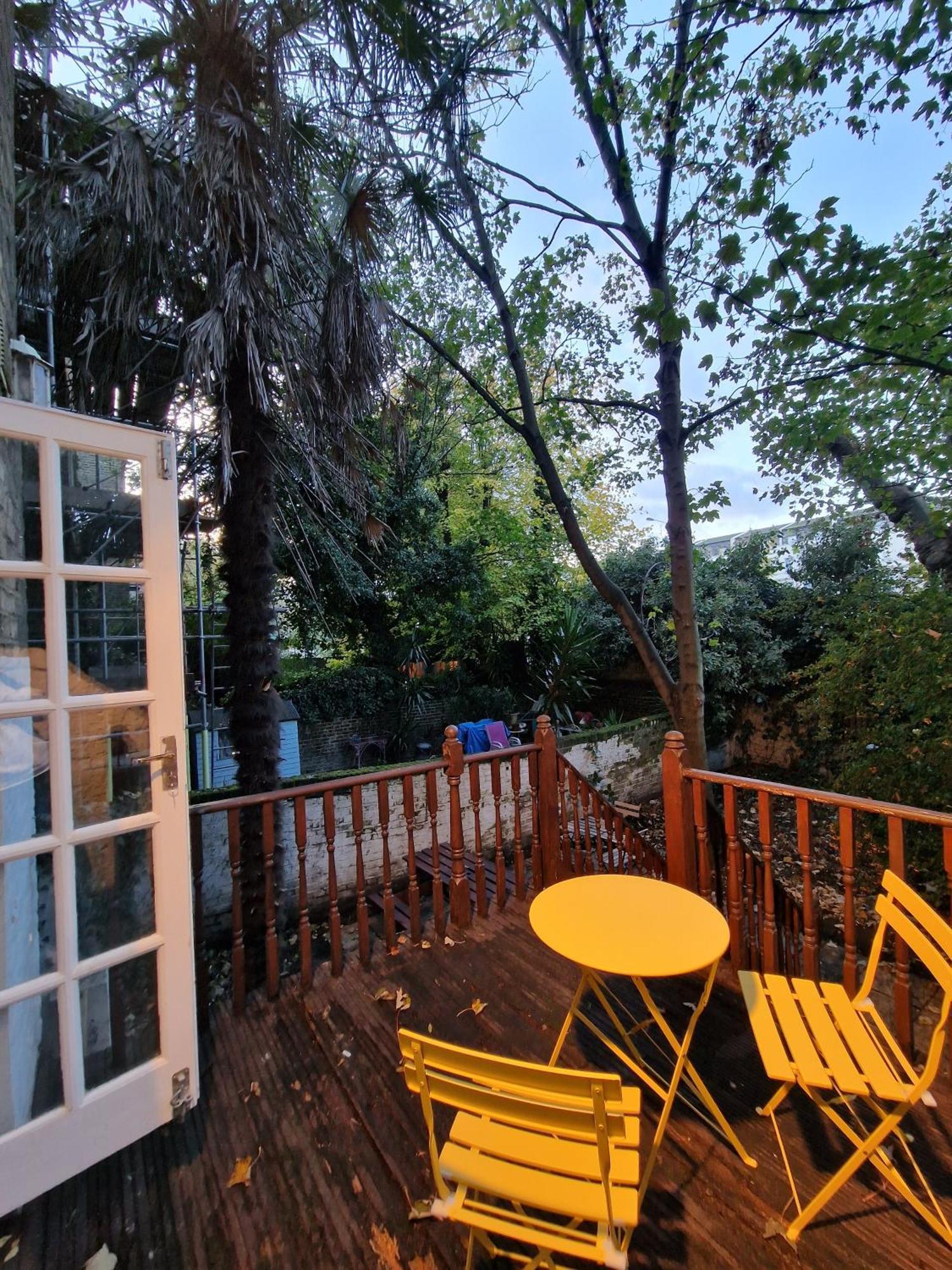 Lovely Ground Floor With High Ceiling And A Private Garden By Earl's Court Station Apartament
