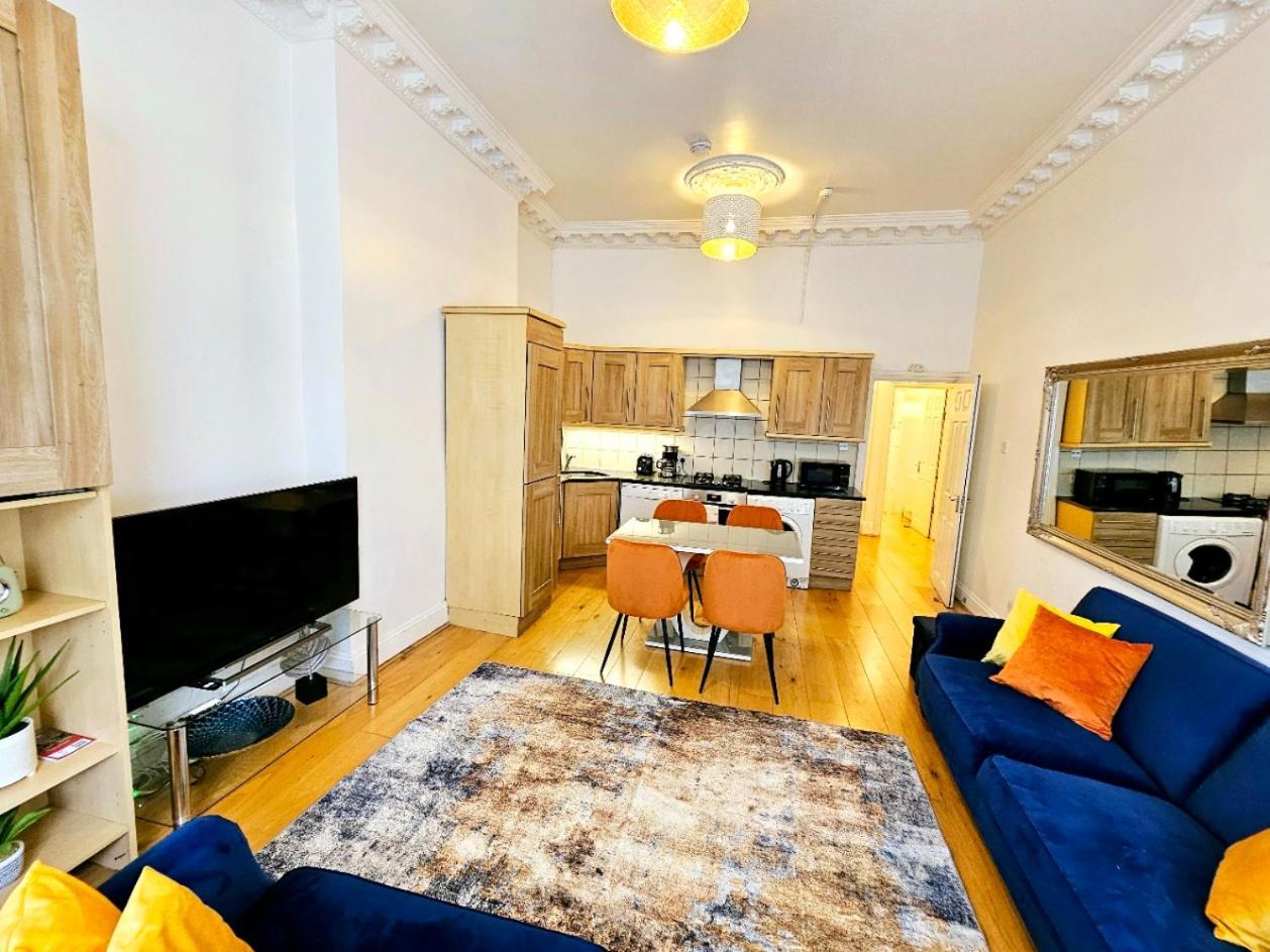 Apartament Lovely Ground Floor With High Ceiling And A Private Garden By Earl's Court Station *